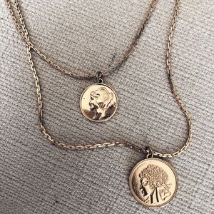 Gold Coin Layer Necklace